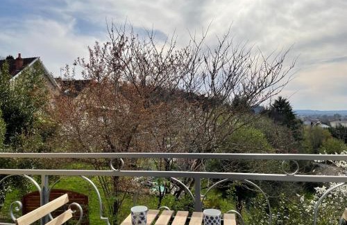 Brive-la-Gaillarde Apartment | Mon Appart'hôtel - Climatisation avec Parking Gratuit