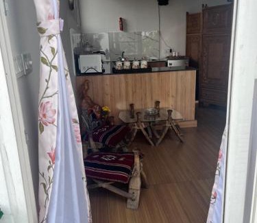 The Mall Road Apartment | Moonwind, two bedroom apartment with sitting room and Kitchenette