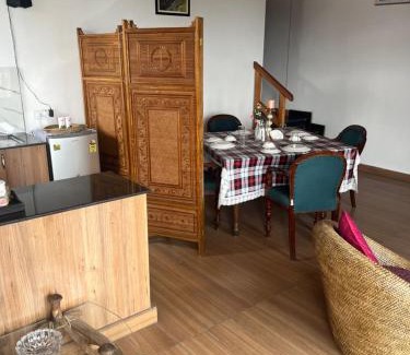The Mall Road Apartment | Moonwind, two bedroom apartment with sitting room and Kitchenette