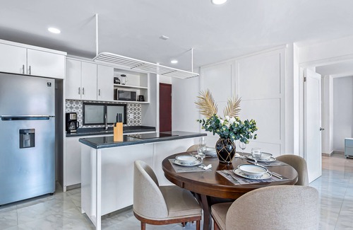 Downtown Cabo San Lucas House | Morgan Residences 508 @ Boutique Hotel with pool, gym & spa