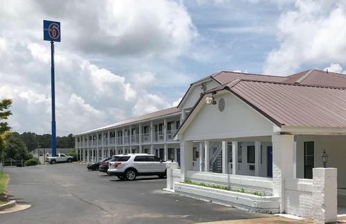 Bowdon Junction Hotel | Motel 6-Bremen, GA