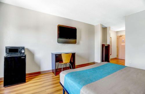 Northeast Raleigh Hotel | Motel 6-Raleigh, NC - North