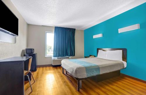 Northeast Raleigh Hotel | Motel 6-Raleigh, NC - North