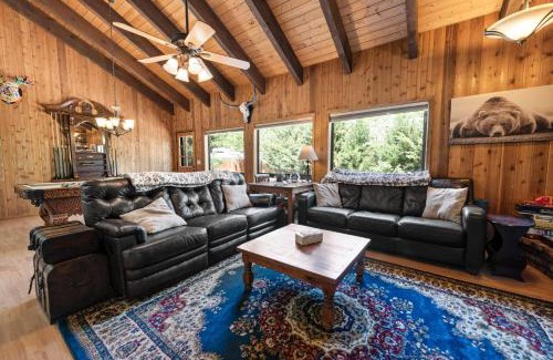 Big Bear City House | Mount Bearadise - Located in a beautiful quiet area of Big Bear City! Pool Table and Arcade Games!