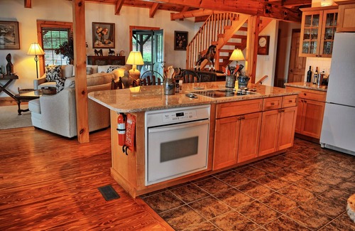 Boone Ski Chalet | Mountain View-Open for Bookings! Hot Tub, Pool Table, WiFI, AC, Views