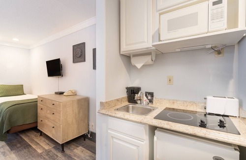 Telluride Apartment | Mountainside Inn 103 1 Bedroom Hotel Room by Alpine Lodging Telluride