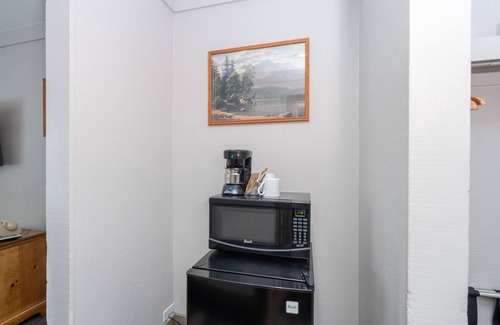 Telluride Apartment | Mountainside Inn 208 1 Bedroom Hotel Room by Alpine Lodging Telluride