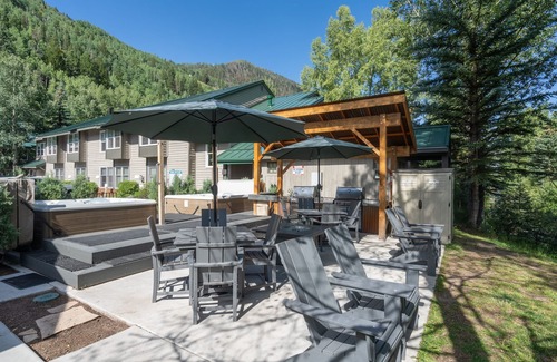 Telluride Apartment | Mountainside Inn 217 1 Bedroom Hotel Room by Alpine Lodging Telluride