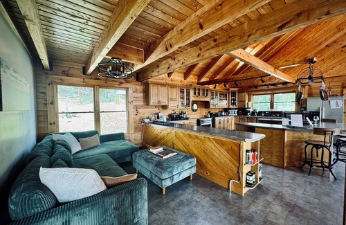 Sinks Grove Cabin | Mountaintop lodge, breathtaking views, private hiking trails & arcade game room.