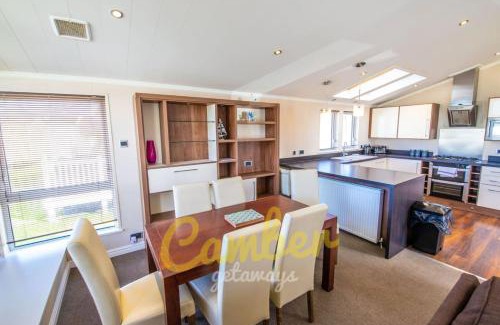 Camber Resort | MP768 - Camber Sands Holiday Park - Huge Lodge - Small dog friendly - sleeps 8