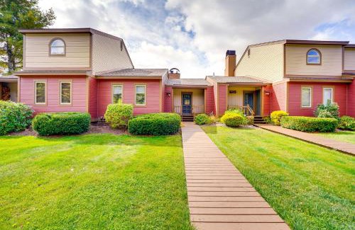 West Dover Apartment | Mtn and Foliage Views Modern Mount Snow Stay!