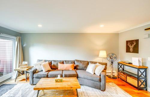 West Dover Apartment | Mtn and Foliage Views Modern Mount Snow Stay!