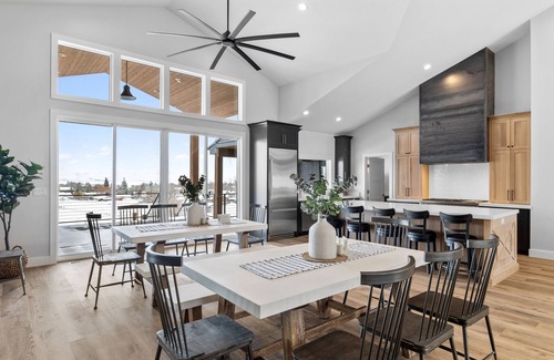 St. Charles House | Mtn Shadow Lodges w/POOL and Sports Court by BLLR