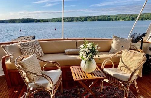 Gamla Stan Boat Rental | MY Etera