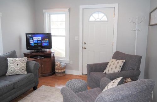 Frankfort House | My Happy Place - Gorgeous And Great Location!