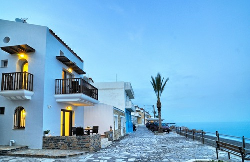 Myrtos Apartment | Myrtos Mare Suites - Seafront Maisonette