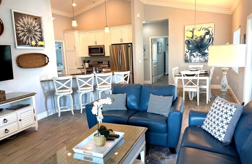 Mid Island House | n"Lazy Day" - Beach Paradise w/Pool, 2 min walk to beach! Pet friendly!