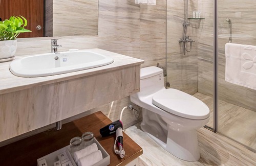 Dich Vong Hotel | Nature Hotel - Tran Thai Tong - Hanoi