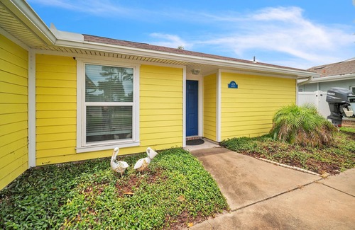 Isle of Palms House | New 2 miles 2Mayo Clinic Intracoastal water views Mins to JaxBeach