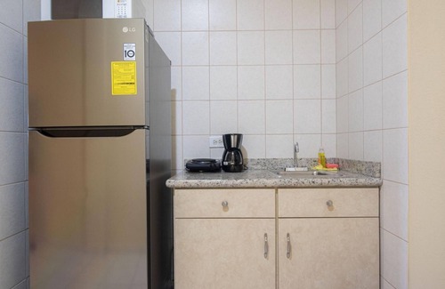 Oranjestad Apartment | NEW Bay Harbor Studio 206