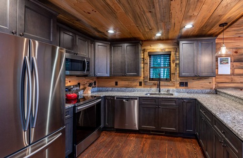 Morganton Cabin | NEW Cabin w/Long Range Views/Hot Tub/Dog Friendly/Paved Access/EV Plug