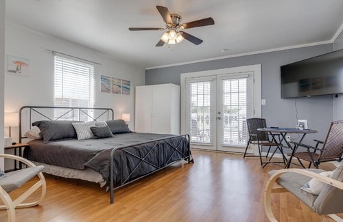 Navarre Apartment | NEW Cute & Private Studio Apartment in Navarre