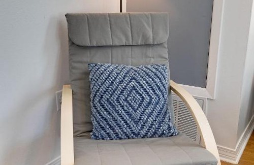 Navarre Apartment | NEW Cute & Private Studio Apartment in Navarre
