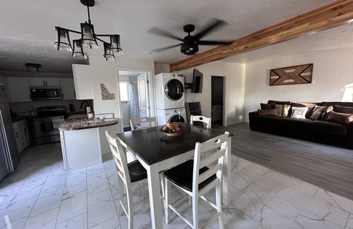 Bliss House | New! Hunter's Lodge Canyon Overlook, HOT TUB