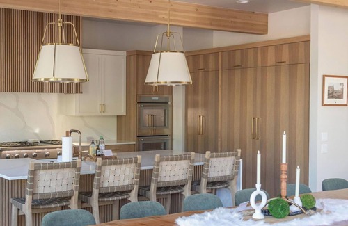 Sunriver House | New in Sunriver 2025! Sleeps 14+, 14 beds, Luxury modern lodge.