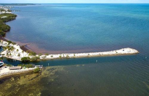 Key Largo Apartment | New! Key Largo Costal Villa 2 Kings Masters, Marina, Pool & Pickleball
