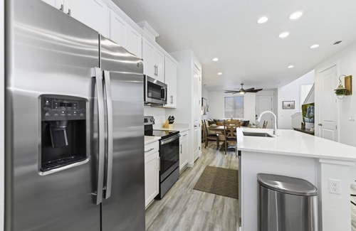 Star House | New, Modern and Cozy with a pool in Central Star! 15-30 from Meridian and Boise!