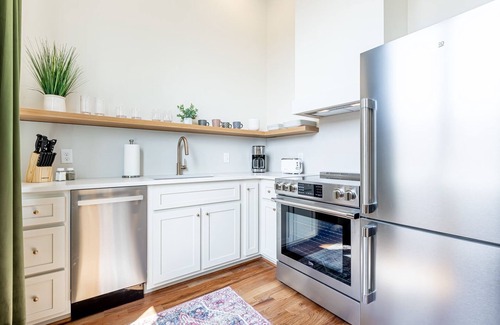 Germantown Condo | New place in Germantown 2mi from Broadway & 15 mins to the Grand Ole Opry!