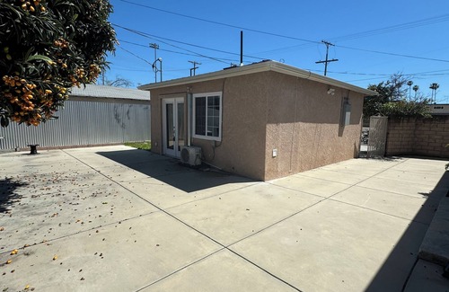 Van Nuys Apartment | New private studio house with parking space! Fully furnished & centrally located