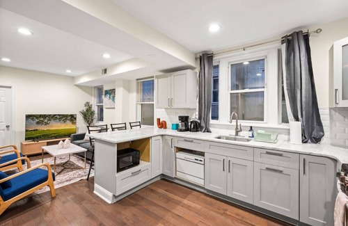 Society Hill Apartment | New Spacious 3 Bedroom Apt in the Heart of Philly