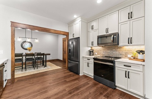 McCormick Apartment | Newly constructed luxury retreat on Lake Thurmond. The sleeping arrangements for this property are 3 queen beds.