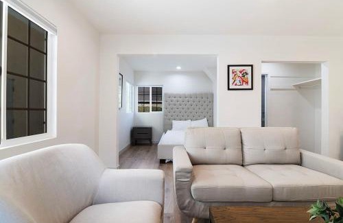 Beverly Hills Hotel | Newly Renovated Studio for 2 Prime LA Location