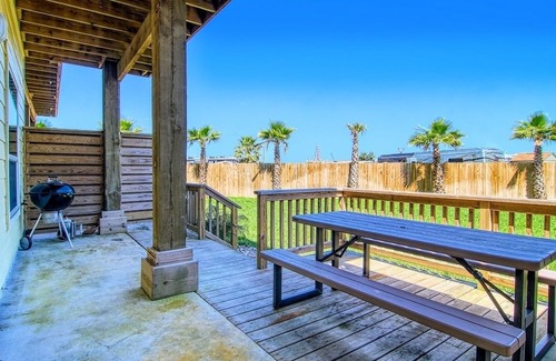 Port Aransas Ski Chalet | Next Chapter Lpt1 Condo