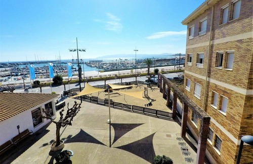 L'Estartit Apartment | Nice apartment for 4 people with A/C, WIFI, TV, terrace and parking