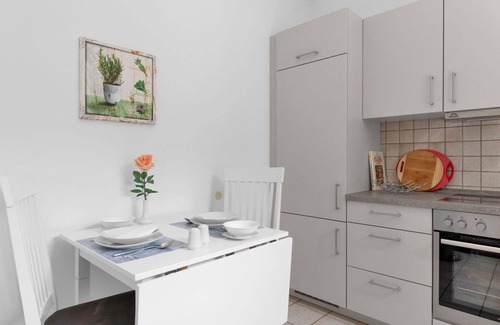 Warwerort Apartment | Nice apartment for 6 people with WIFI, TV, terrace and pets allowed