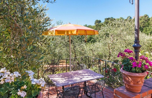 Pieve a Nievole Apartment | Nice apartment for 6 people with pool, WIFI, hot tub, TV, patio and pets allowed