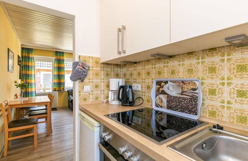 Sehestedt Apartment | Nice apartment for 4 guests with WIFI, TV, terrace and pets allowed