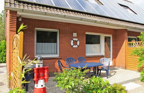Sehestedt Apartment | Nice apartment for 4 guests with WIFI, TV, terrace and pets allowed