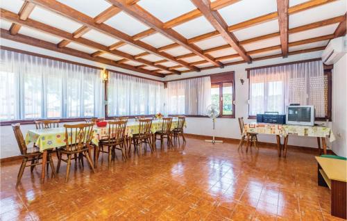 Suha Punta Apartment | Nice Apartment In Kampor With Wifi