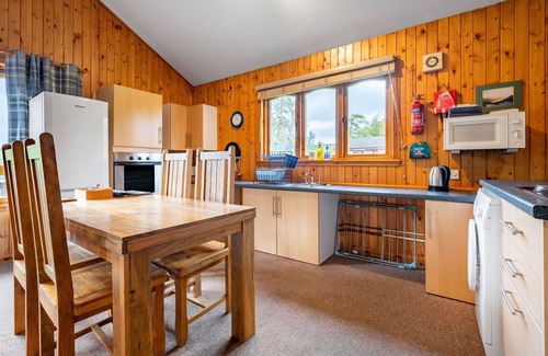 Glen Urquhart House | Nice apartment in villa for 6 people with WIFI, TV and pets allowed