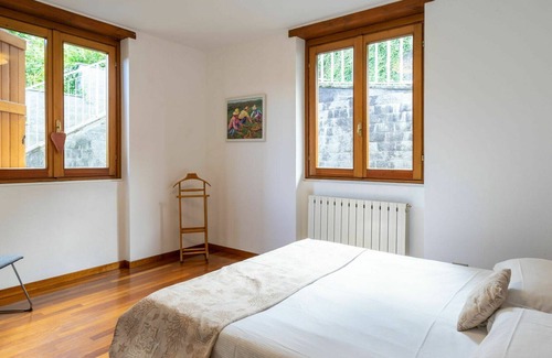 Carciano House | Nice apartment in villa for 8 guests with WIFI, TV, patio, pets allowed and parking