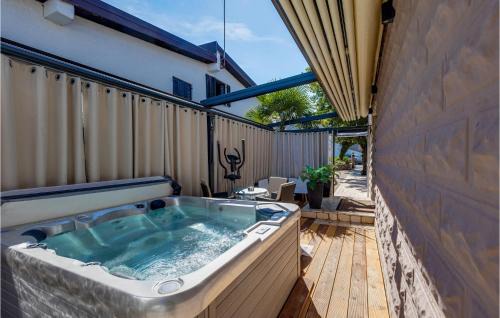 Vantacici House | Nice Home In Vantacici With Wifi