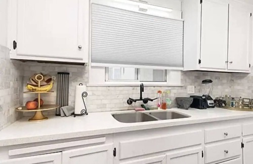 Riverview House | NICE HOUSE WITH BACKYARD, FRUIT TREES + LOCATION