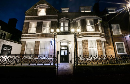 Wymondham Apartment | Number 10 Klosteret - Felbrigg Hall flat