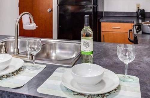 Rochester Apartment | NY Style Centric Loft w/KingBed