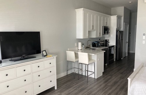 Hull House | Ocean front Studio across from beach